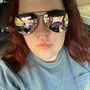 Meet your Posher, Maegan